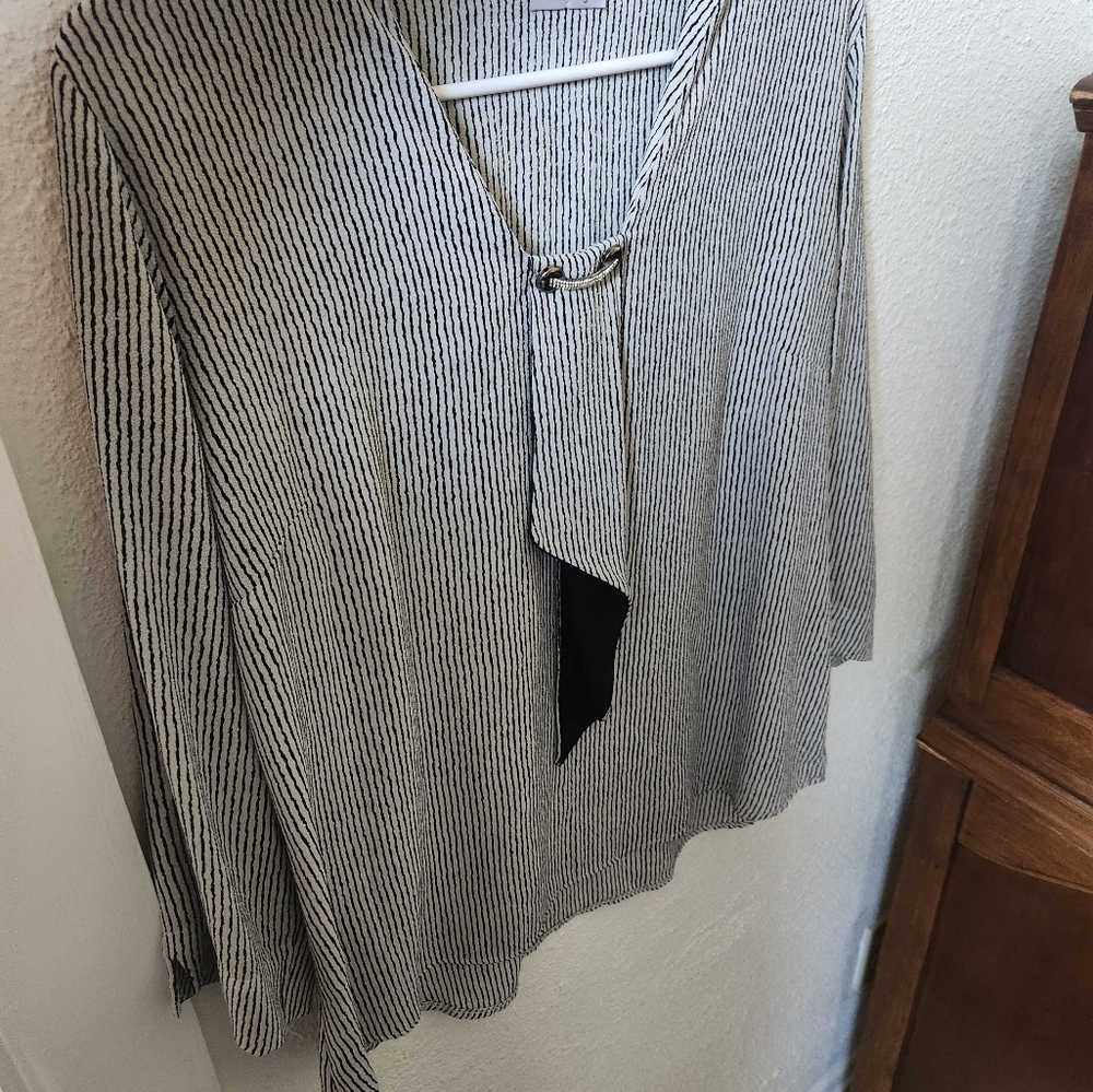 Blouse. - Picture 2 of 2